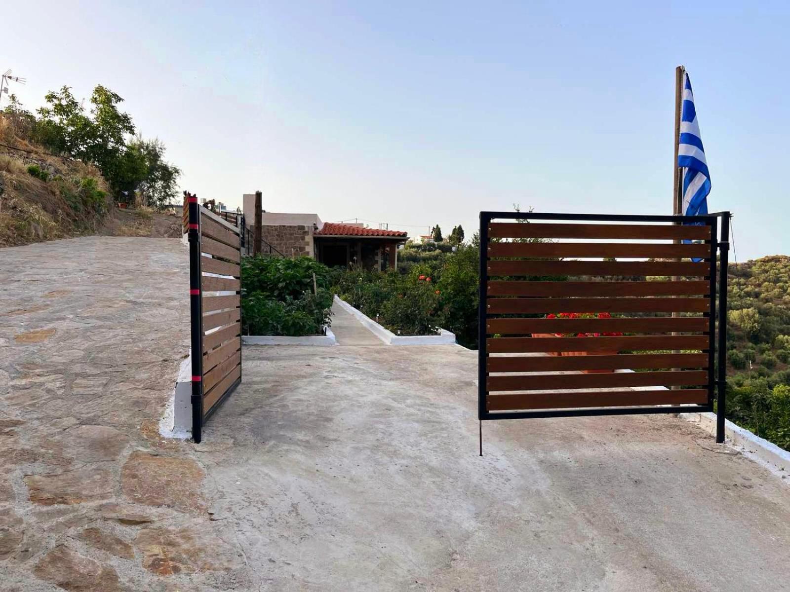 The Garden House, Sitia Apartment Luaran gambar